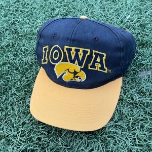 Vintage Iowa Hawkeyes Snapback